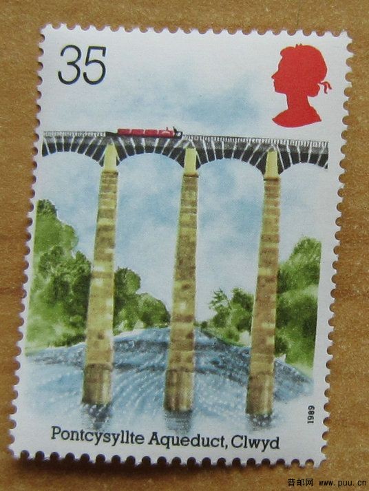 英国 旁特斯沃泰水道桥与运河.jpg