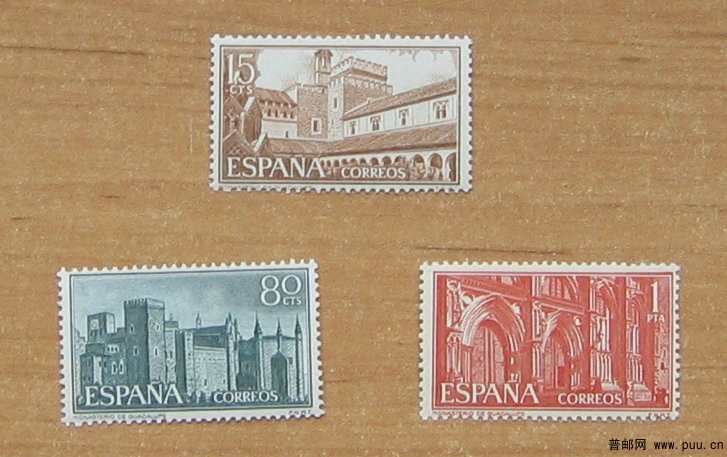 西班牙 瓜达卢佩的圣玛利亚皇家修道院 （瓜达卢佩的弗朗西斯卡修道院内院、瓜达卢佩修.jpg