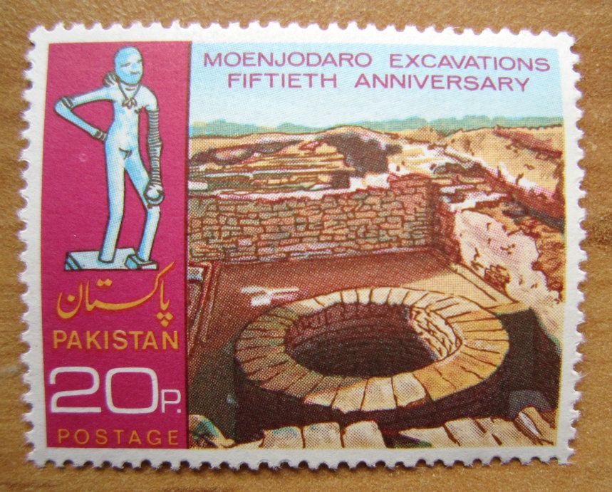 巴基斯坦 莫亨卓达罗遗址中的古井1全.jpg