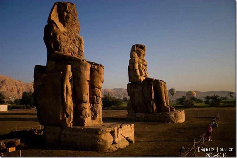 埃及 底比斯古城及墓地-门农巨像.jpg