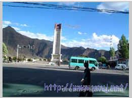 康藏、川藏公路纪念碑