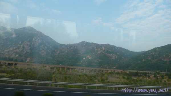 窗外风景: 沟渠