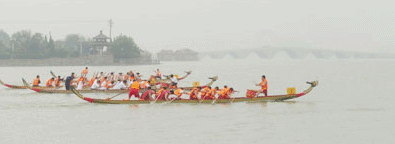 最南边的鼓手就是我,不过看不清的.