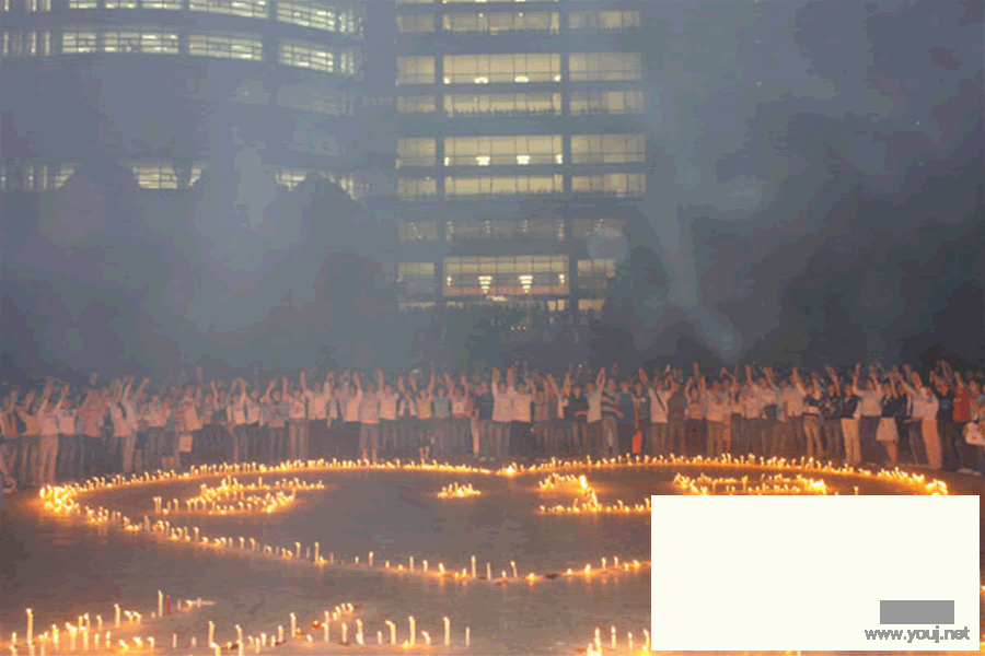 学校师生沉痛衰悼5.12大地震遇难同胞