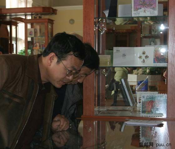 9.在俄罗斯集邮公司参观.jpg
