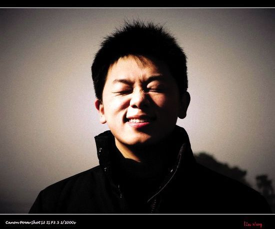 25岁风华正茂的谭卓,生前最得意的笑脸