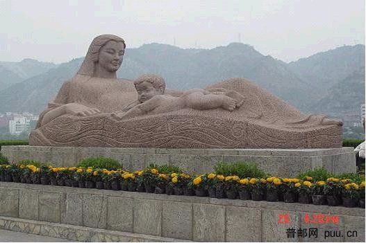 黄河边上的母亲雕塑