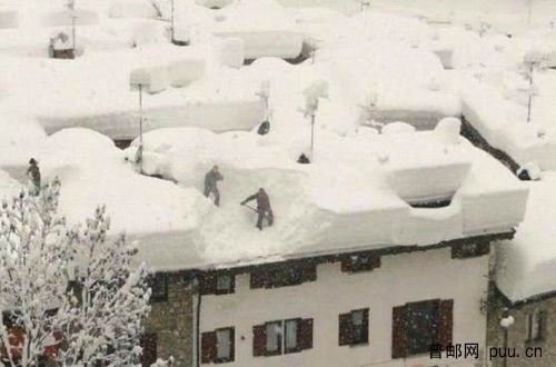 屋顶积雪比人高.jpg