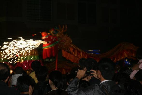 2010元宵节舞龙1.jpg